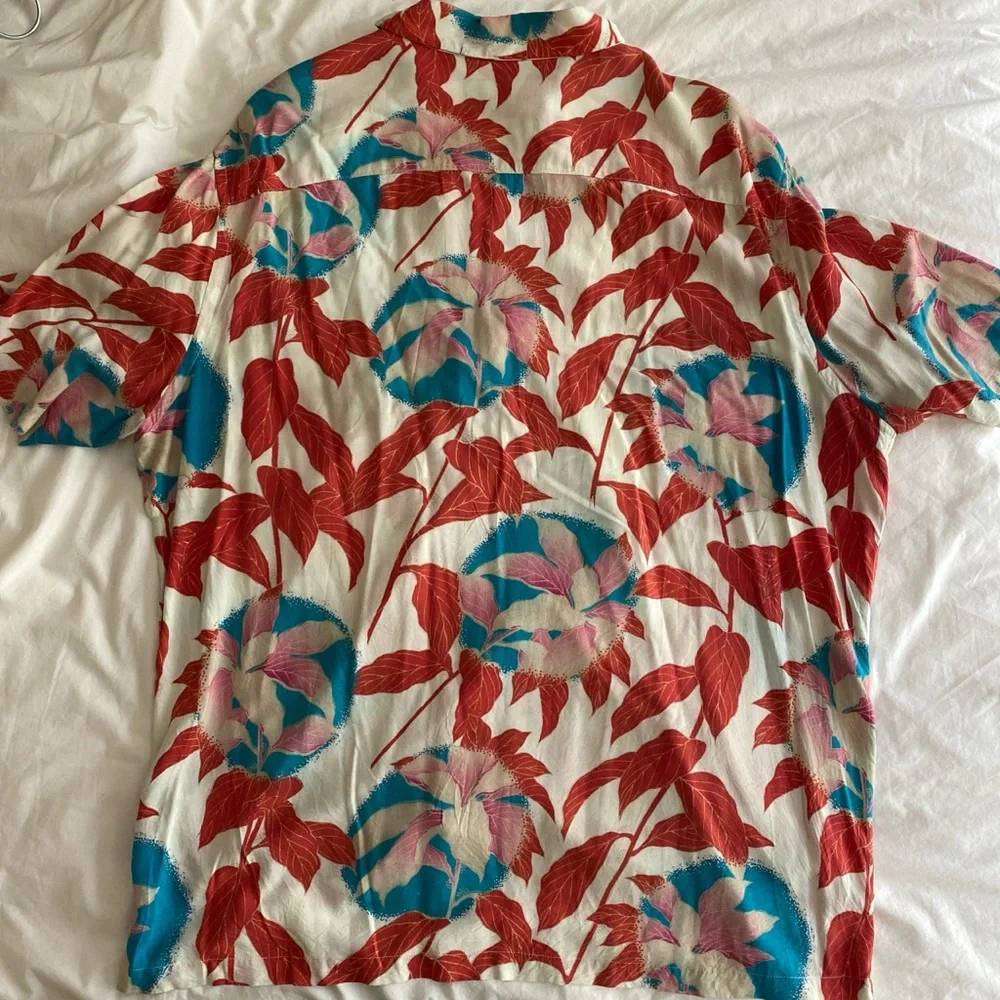 All Saints Vibrant Red and Blue Leaf Shirt - Picture 3 of 3